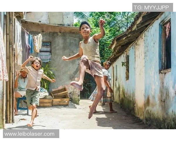 从贫困小镇到绿茵传奇：足球球星们的逆袭童年故事