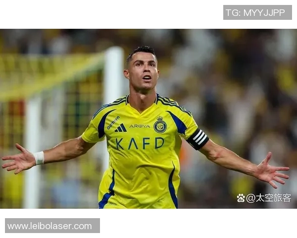 全球球场巨星聚焦：足坛传奇人物精彩瞬间呈现