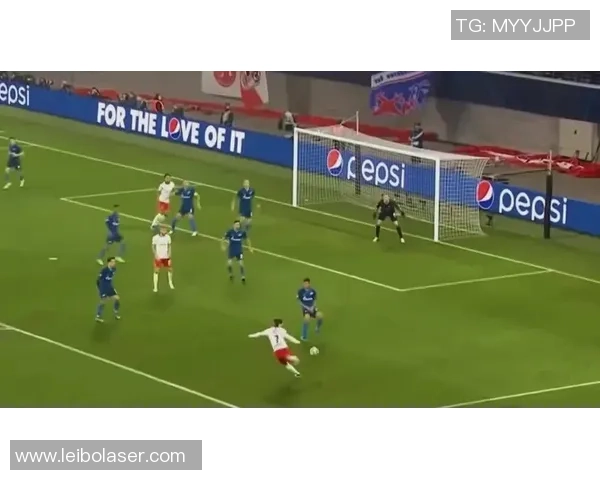 潮流必备足球球星手机壳彰显个性与热爱运动的时尚选择