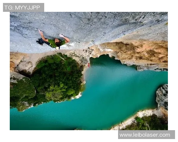 球星倒钩足球精彩瞬间解析与技巧传授,突破自我挑战极限射门 球星倒钩足球精彩瞬间解析与技巧传授,突破自我挑战极限射门