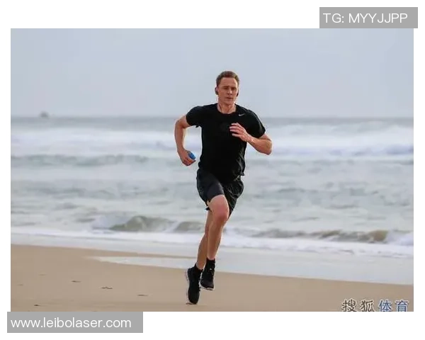 足球球星日常作息揭秘：从晨跑到训练场的高效生活方式